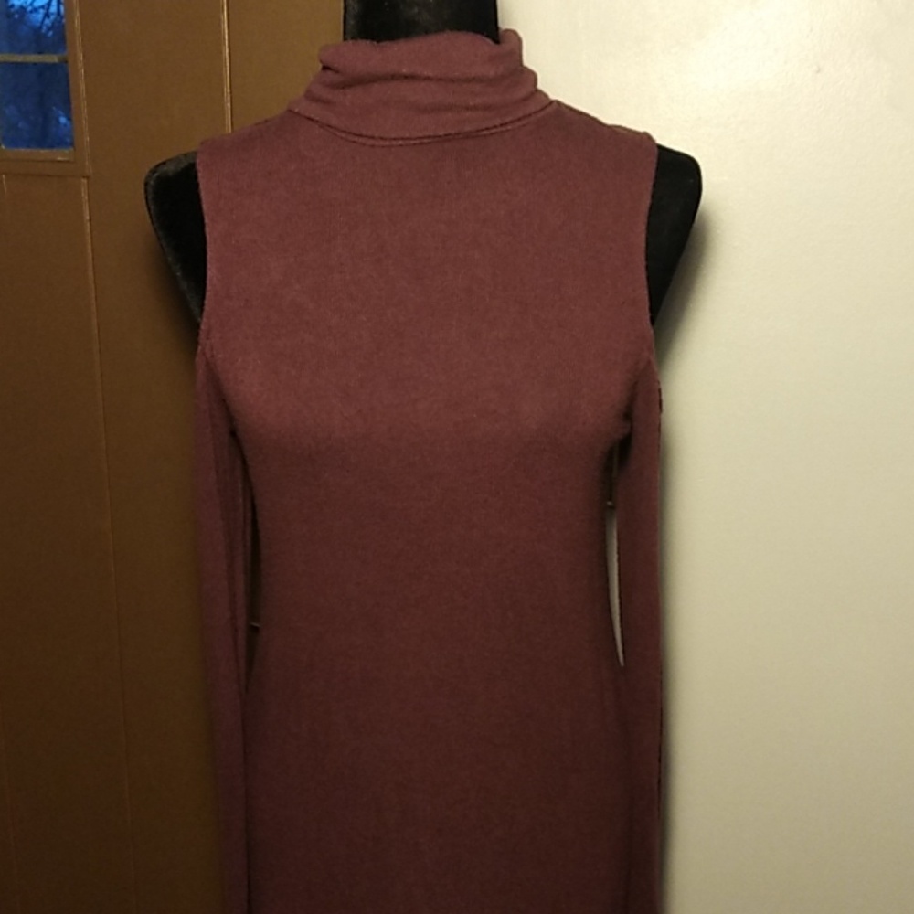 American Eagle Soft & Sexy cold shoulder dress
